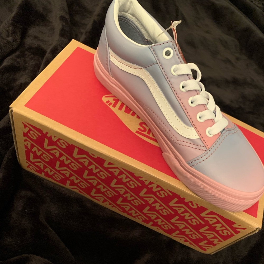 Vans - Picture 3 of 6